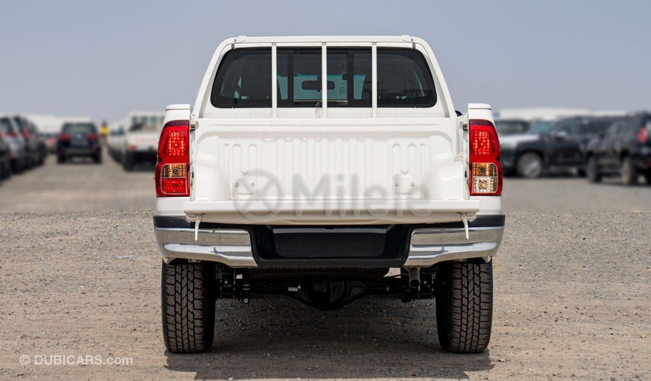 تويوتا هيلوكس DC 2.7L PETROL 4X4: CHROME KIT, HALOGEN HEADLAMPS, FABRIC SEATS (EXPORT ONLY)