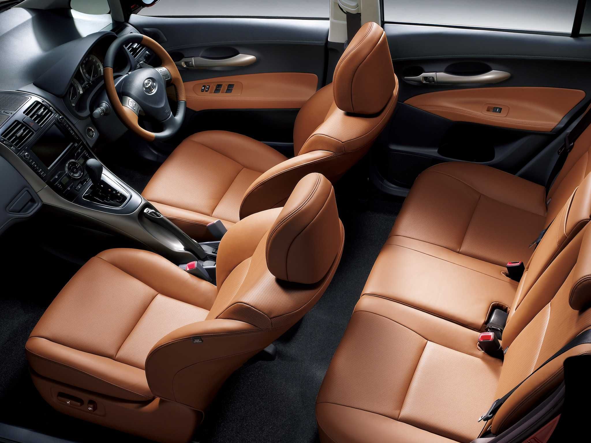 Toyota Blade interior - Seats