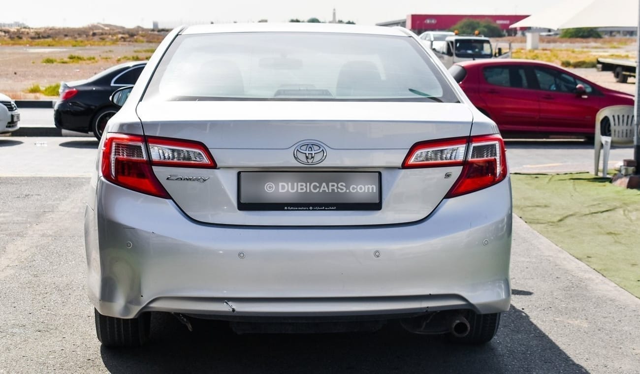 Toyota Camry S