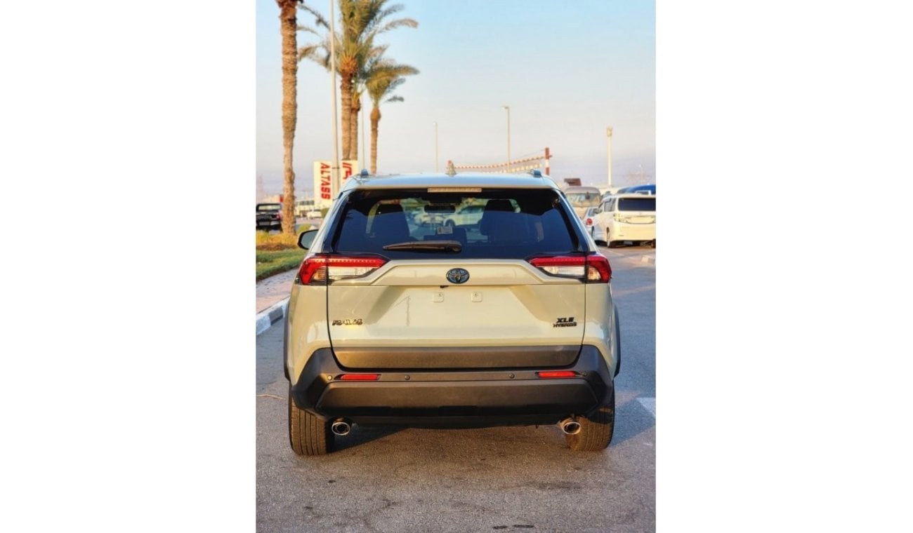 تويوتا راف ٤ TOYOTA RAV 4 XLE Hybrid 2021