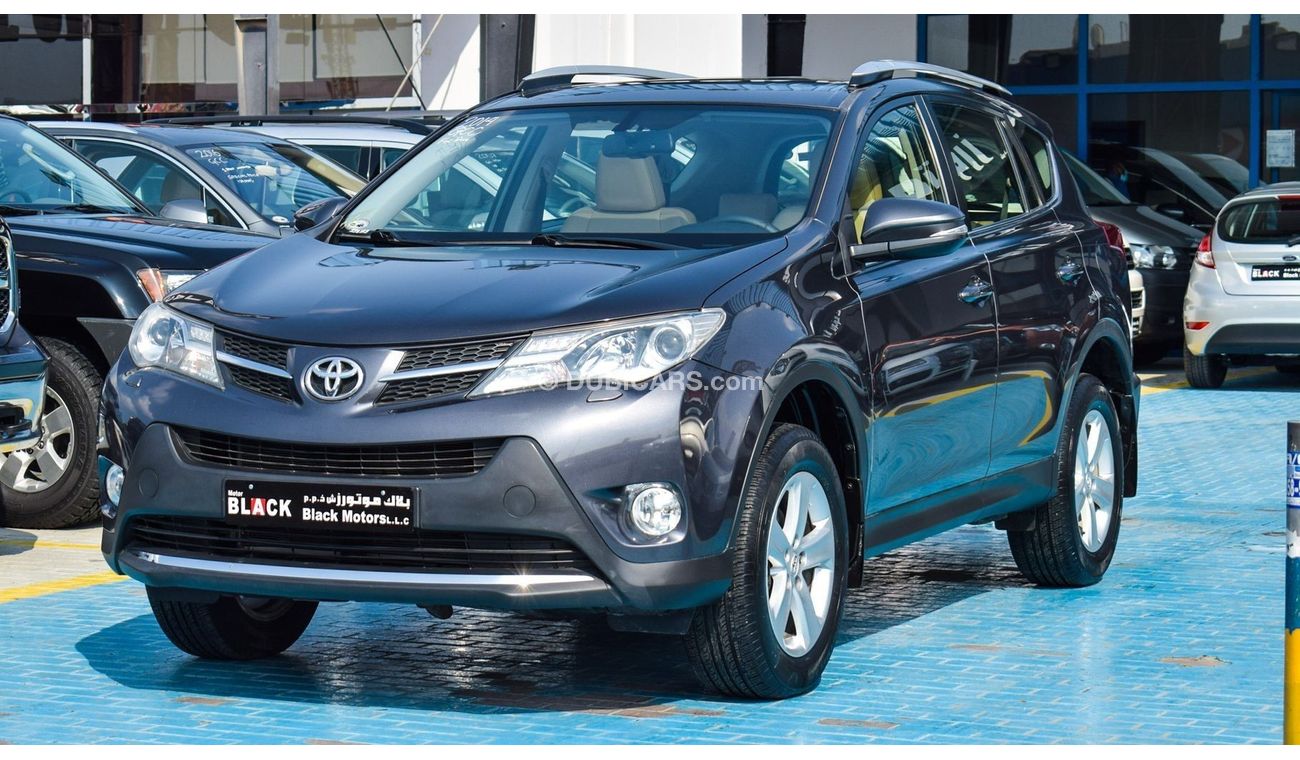 Used Toyota RAV 4 2014 for sale in Dubai - 373214