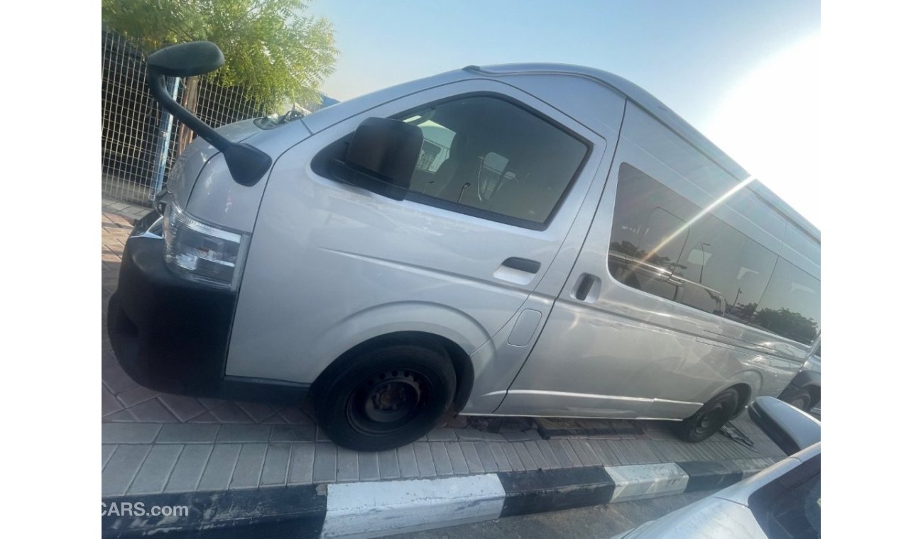 Toyota Hiace Van High Roof