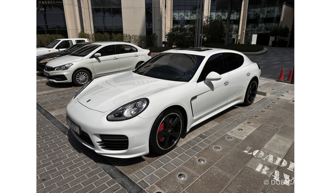 Porsche Panamera GTS