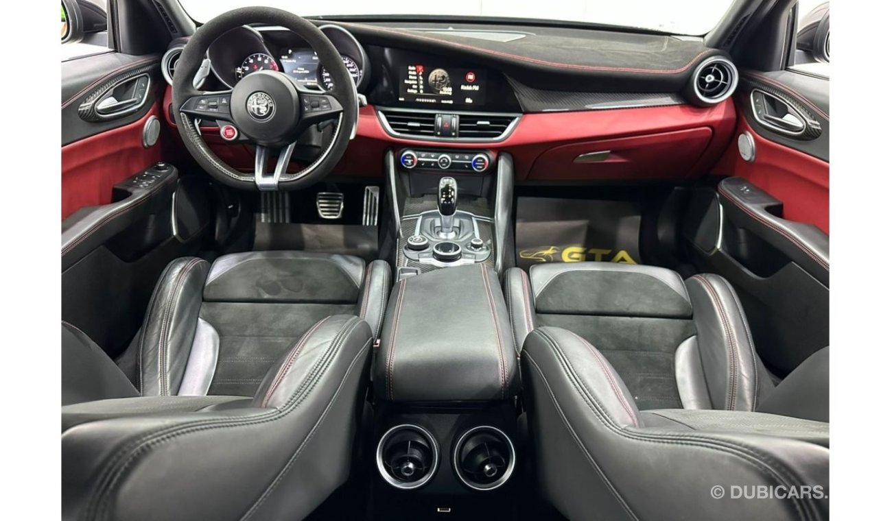 ألفا روميو جوليا كوادريفوجليو كاربون 2018 Alfa Romeo Giulia Quadrifoglio, Warranty, Full Service History, Excellent C