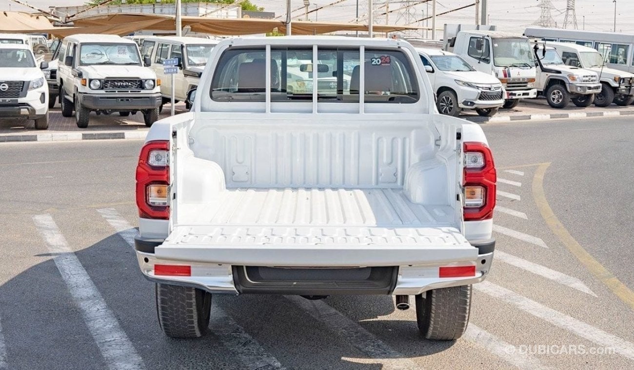 Toyota Hilux 2024 Toyota Hilux SR5 4.0L petrol AT - GCC (Export price)