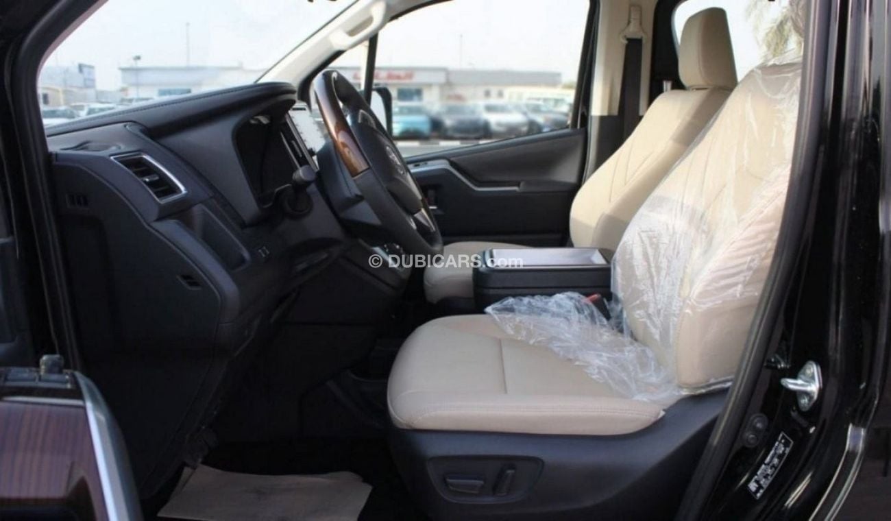 تويوتا جرافينا TOYOTA GRANVIA 2.8L WAGON 6 SEATS AT WG3