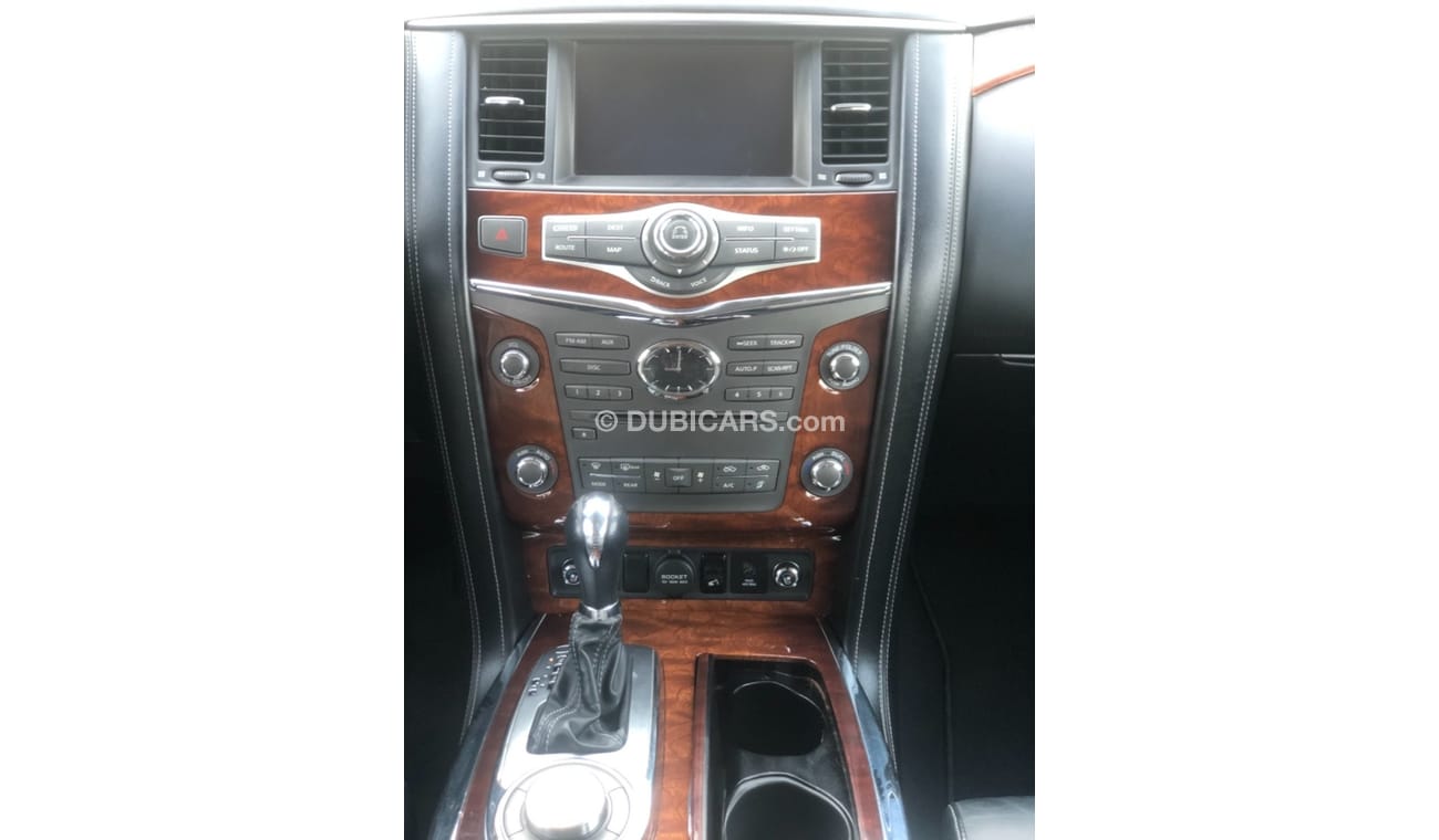 Infiniti QX80 MODEL 2015 GCC CAR PERFECT CONDITION INSIDE AND OUTSIDE FULL OPTION PANORAMIC ROOF LEATHER SEATS