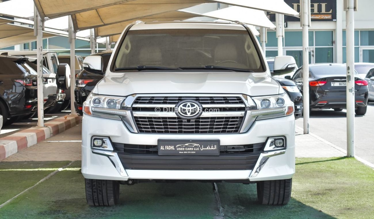 Toyota Land Cruiser GXR V8