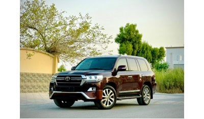 Toyota Land Cruiser 2018 VXR V8 5.7 Full Options