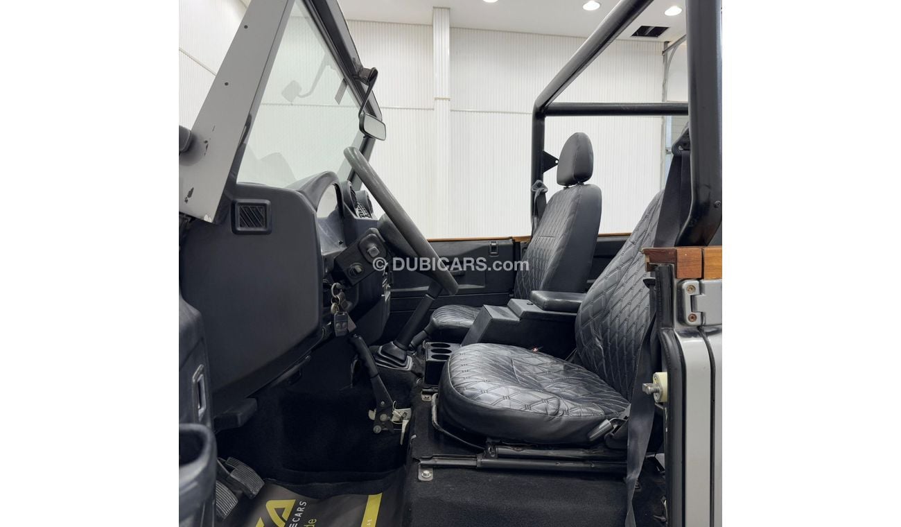 لاند روفر ديفندر 2009 Land Rover Defender, Excellent Condition, Service History, GCC