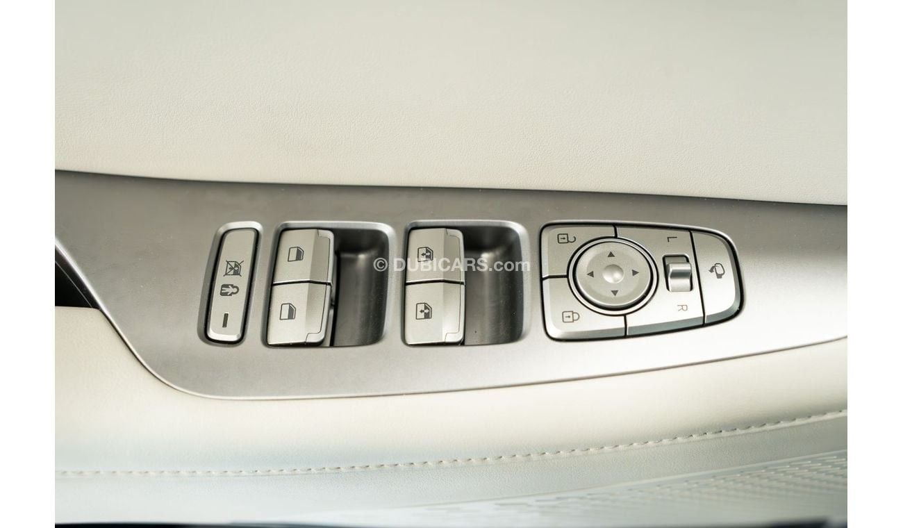 Hyundai Palisade HYUNDAI PALISADE 3.8L V6 ROYAL EDITION MODEL 2023 GCC SPECS