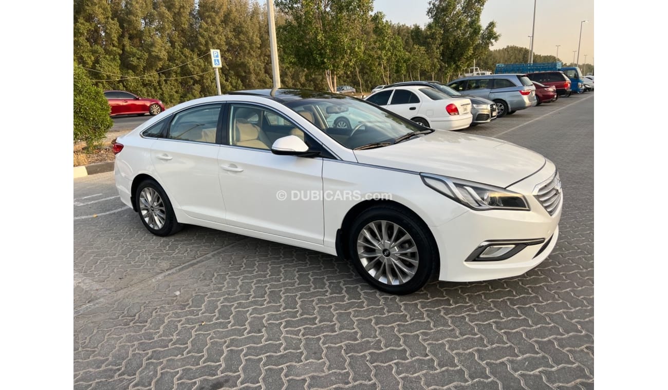 هيونداي سوناتا 2017 Hyundai sonata Gls Top (LFA) 4dr Sedan 2.4L4cyl petrol automatic front wheel drive Good conditi