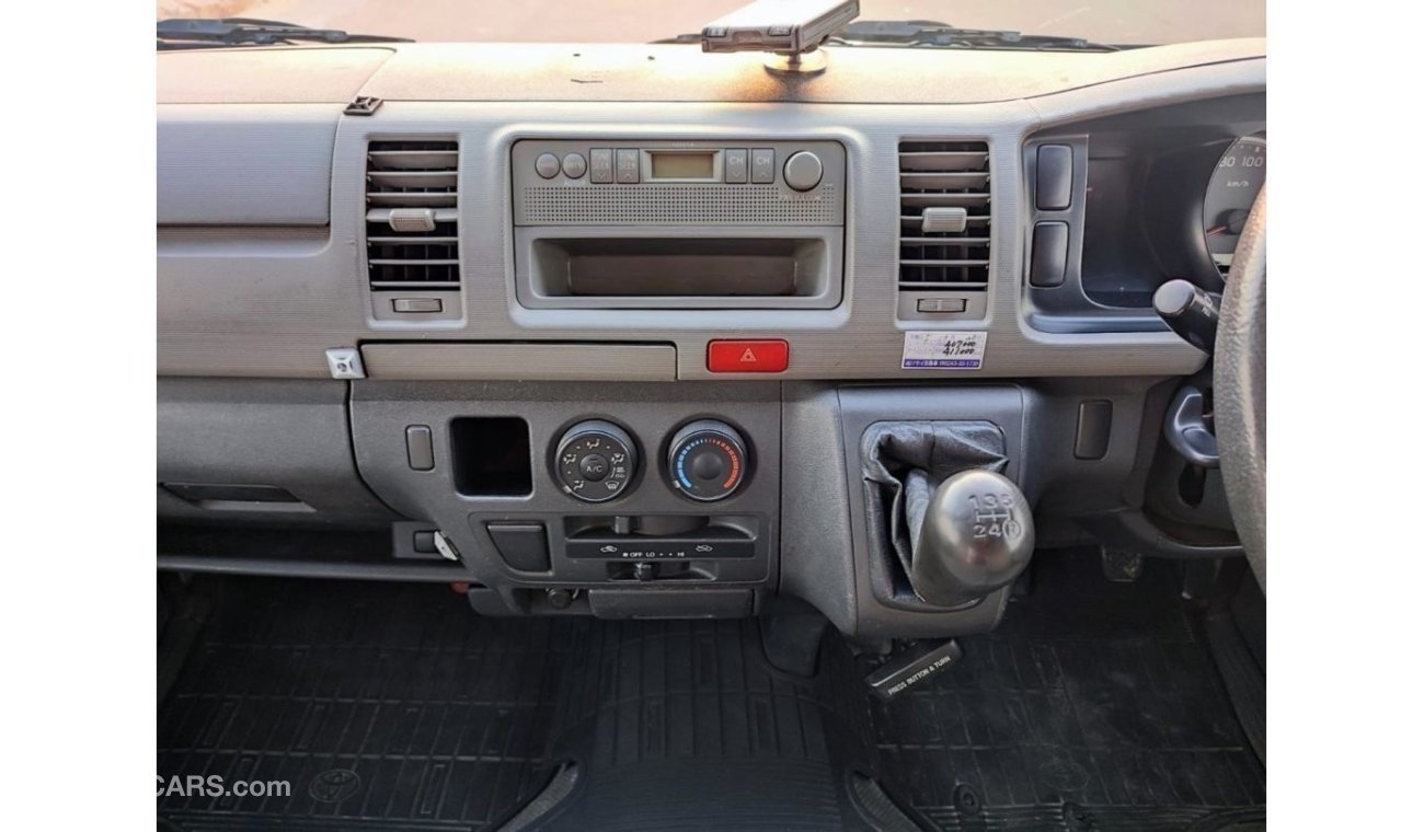 Toyota Hiace KDH205-0002380 || 2004 || DIESEL	kms 403934 || 	RHD	MANUAL|| Only for Export