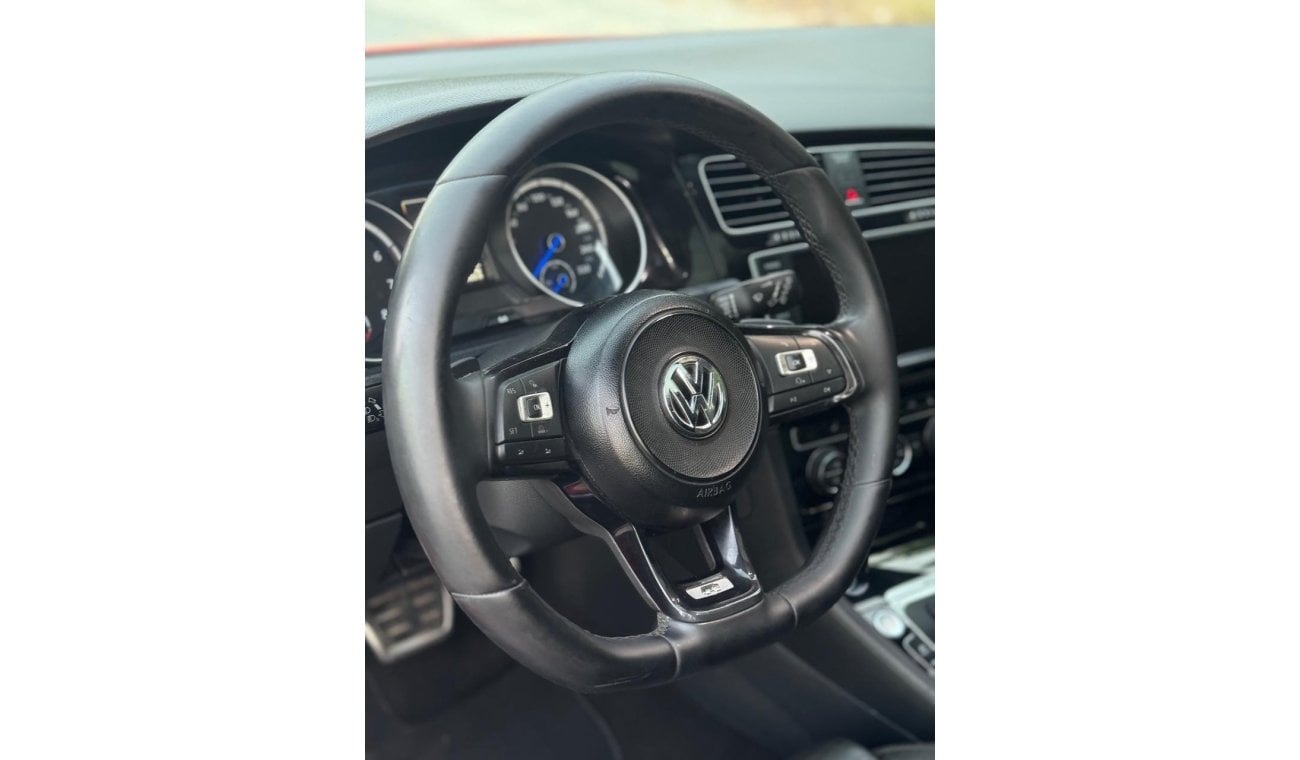 Volkswagen Golf R volkswagen golf r 2016 model gcc