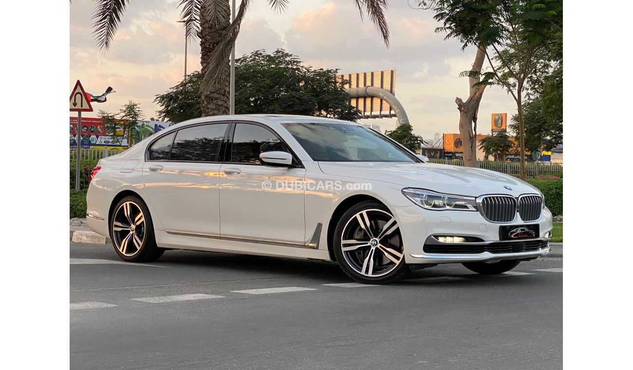 بي أم دبليو 750Li Luxury M Sport Package 4.4L full service history original package