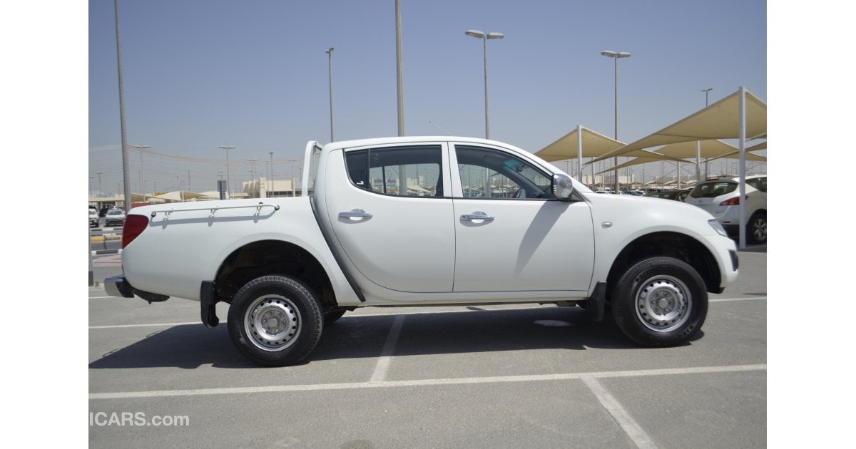  Mitsubishi  L200 4X4 DOUBLE CABIN PICK  UP  GCC SPECS for 