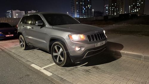 جيب شيروكي Jeep Grand Cherokee 3.6L V6 290HP USA specs clean title, full Option 2014 Model