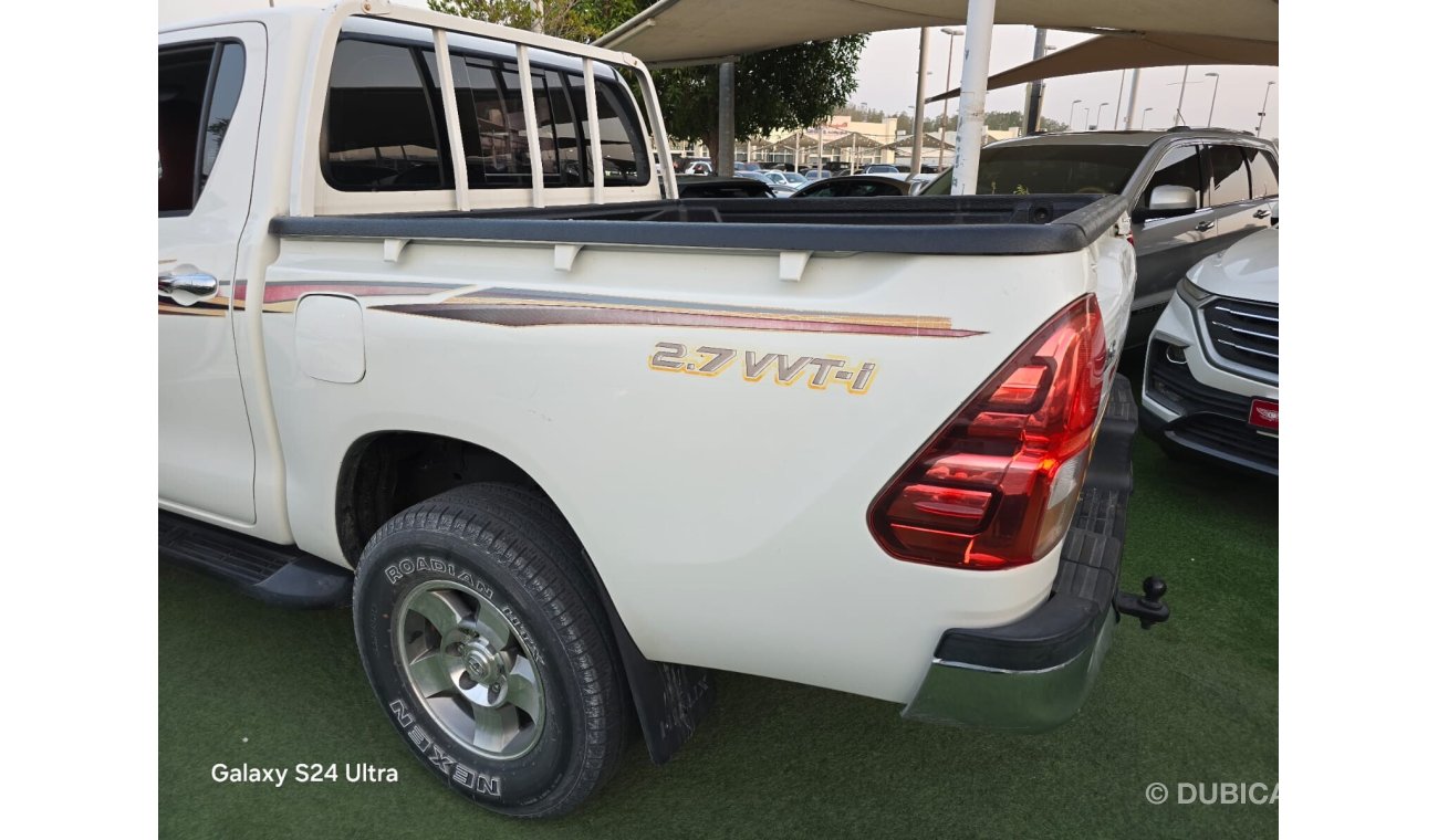 تويوتا هيلوكس Double Cabin 2017 model Gcc 2.7L GLS