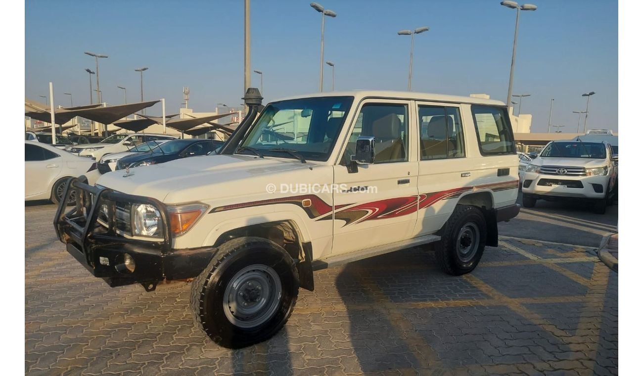 Toyota Land Cruiser Hard Top 76 4.2 HARD TOP DIESEL 10 SEATER MT