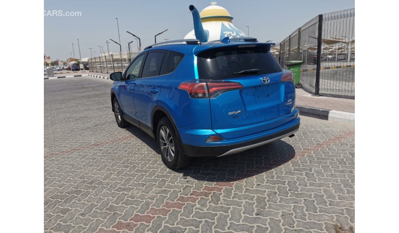 Toyota RAV4 XLE Hybrid