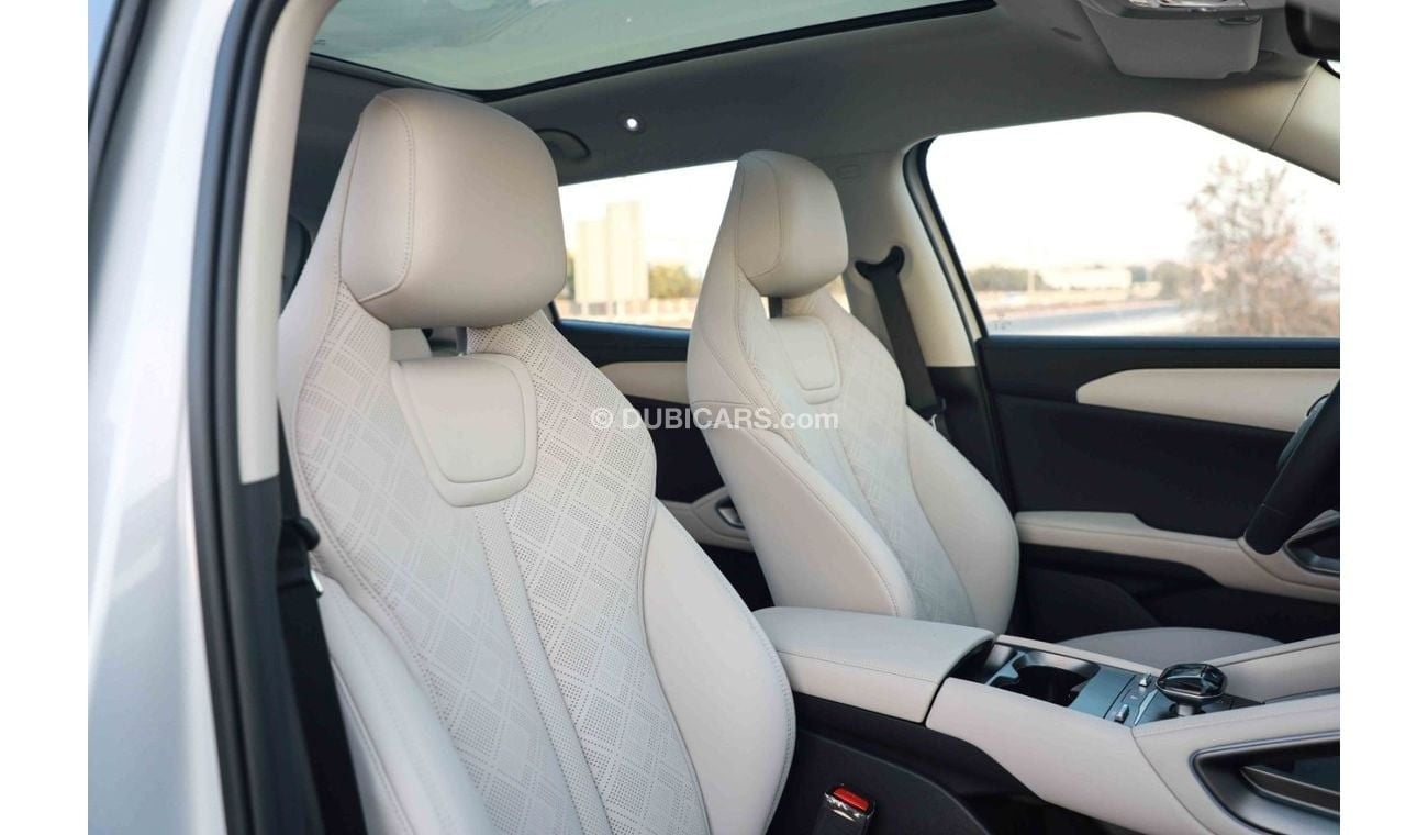 BYD Yuan Up 2024 BYD YUAN UP TRANSCEND - WHITE inside BEIGE | Export Only