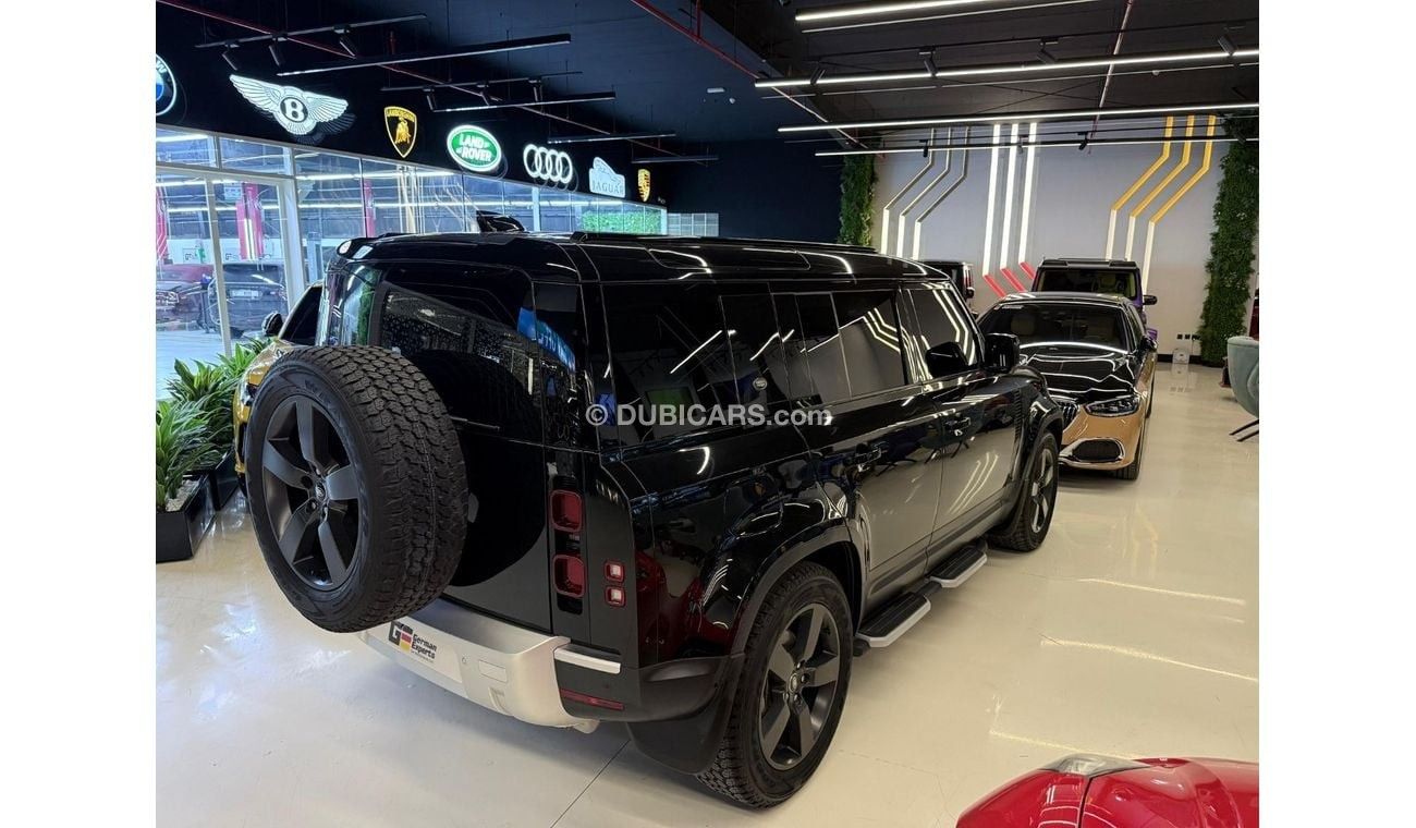 Land Rover Defender 110 SE P300 2.0L 2024 DEFENDER P300SE /GCC/AL TAYER WARRANTY+SERVICE CONTRACT