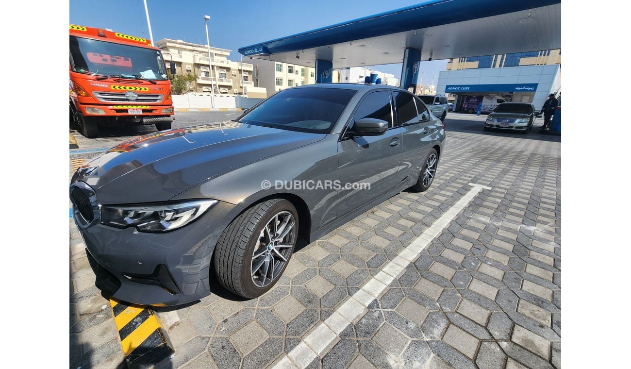 BMW 330i Exclusive 2.0L (255 HP)