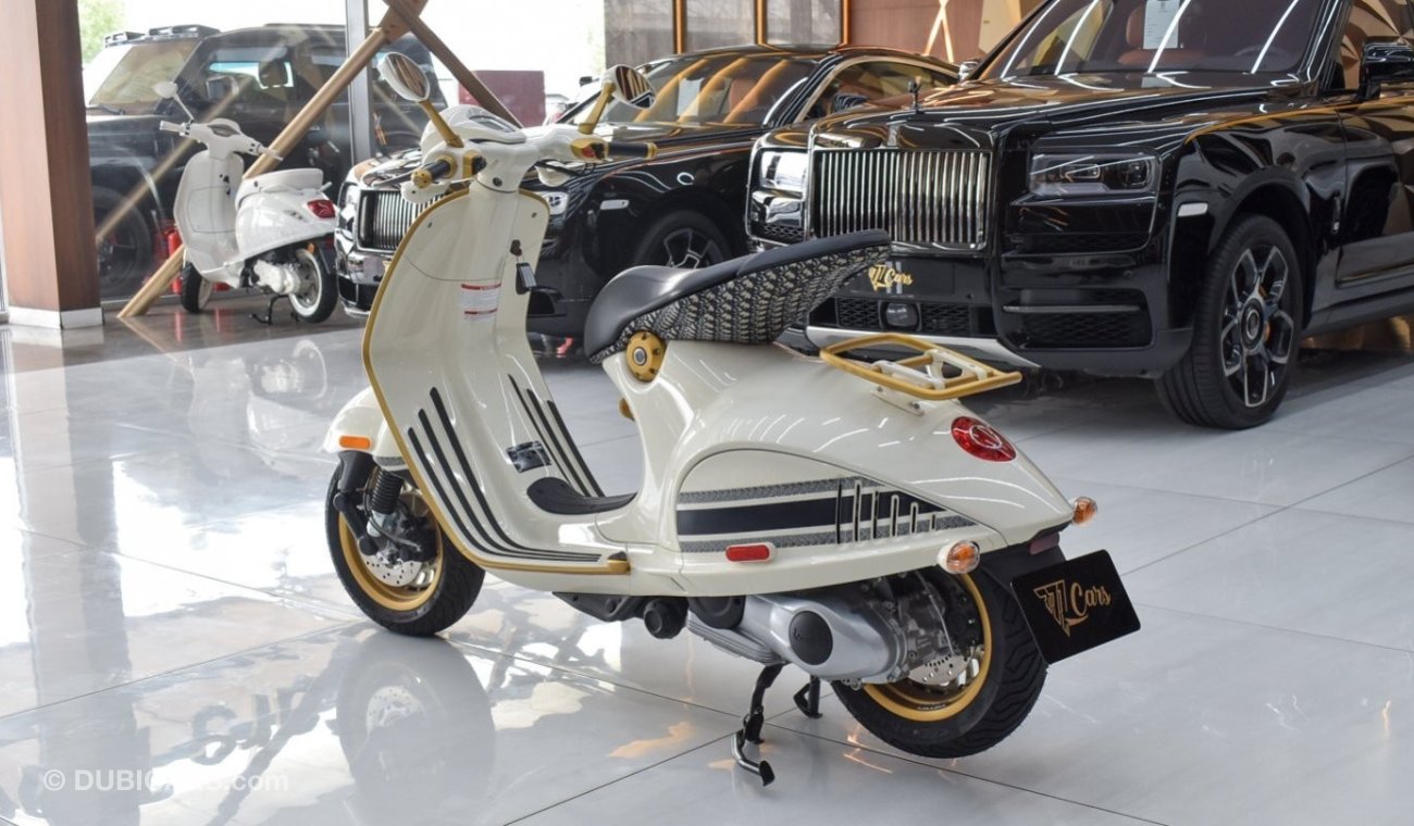 فيسبا 946  إصدار كريستيان ديور VESPA CHRISTIAN DIOR 2022