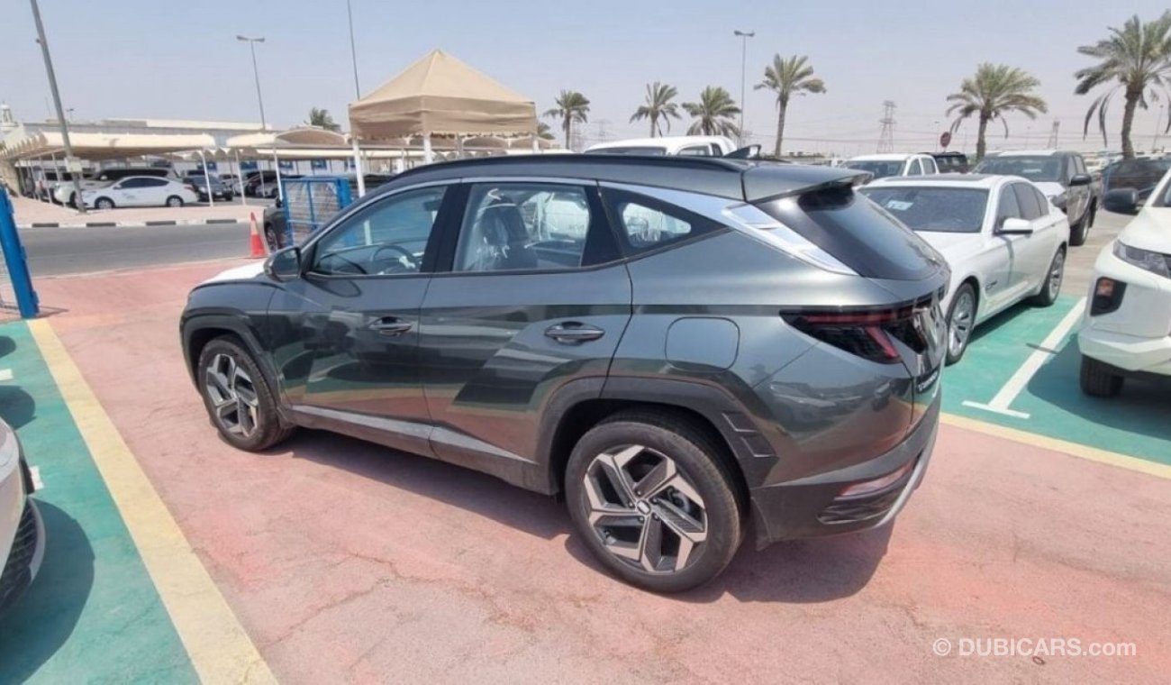 Hyundai Tucson 1.6T   suv  , screen camera ,two electric seats .sun roof (panoramic)