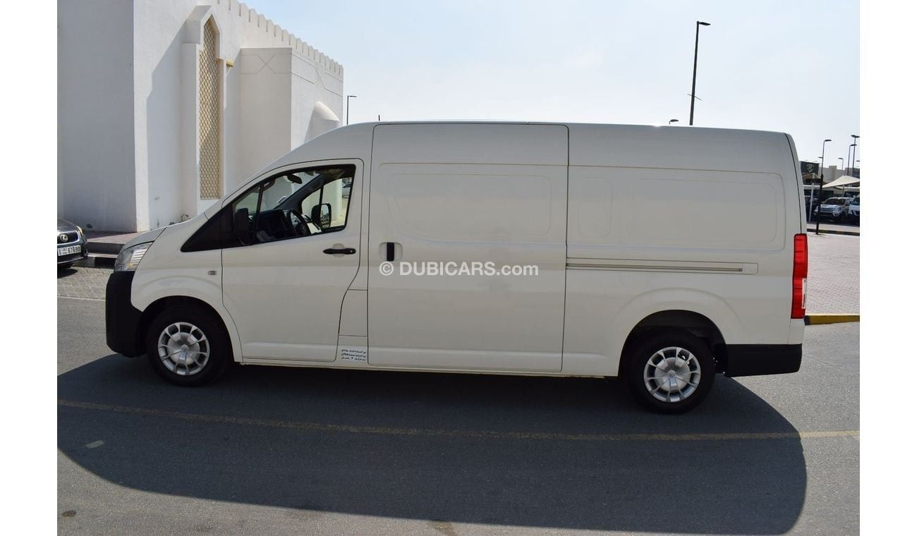 Toyota Hiace 3.5L GLS Toyota Hiace Highroof 3.5L Van, model:2022. Only done 76000 km