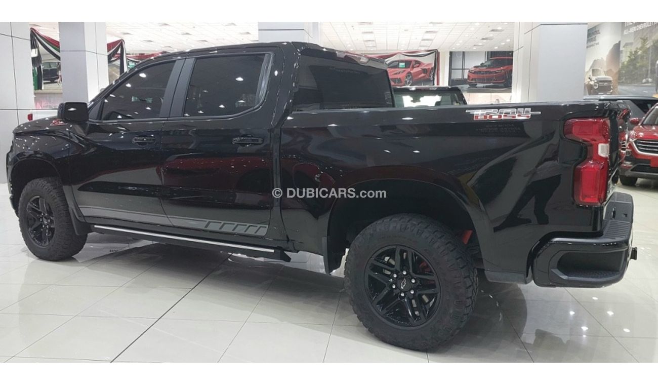 Used Chevrolet Silverado Trail Boss 2021 for sale in Al Ain - 665795