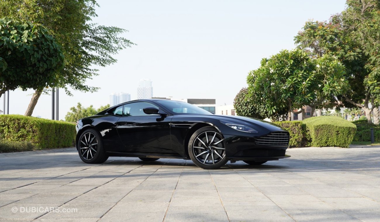 Aston Martin DB11