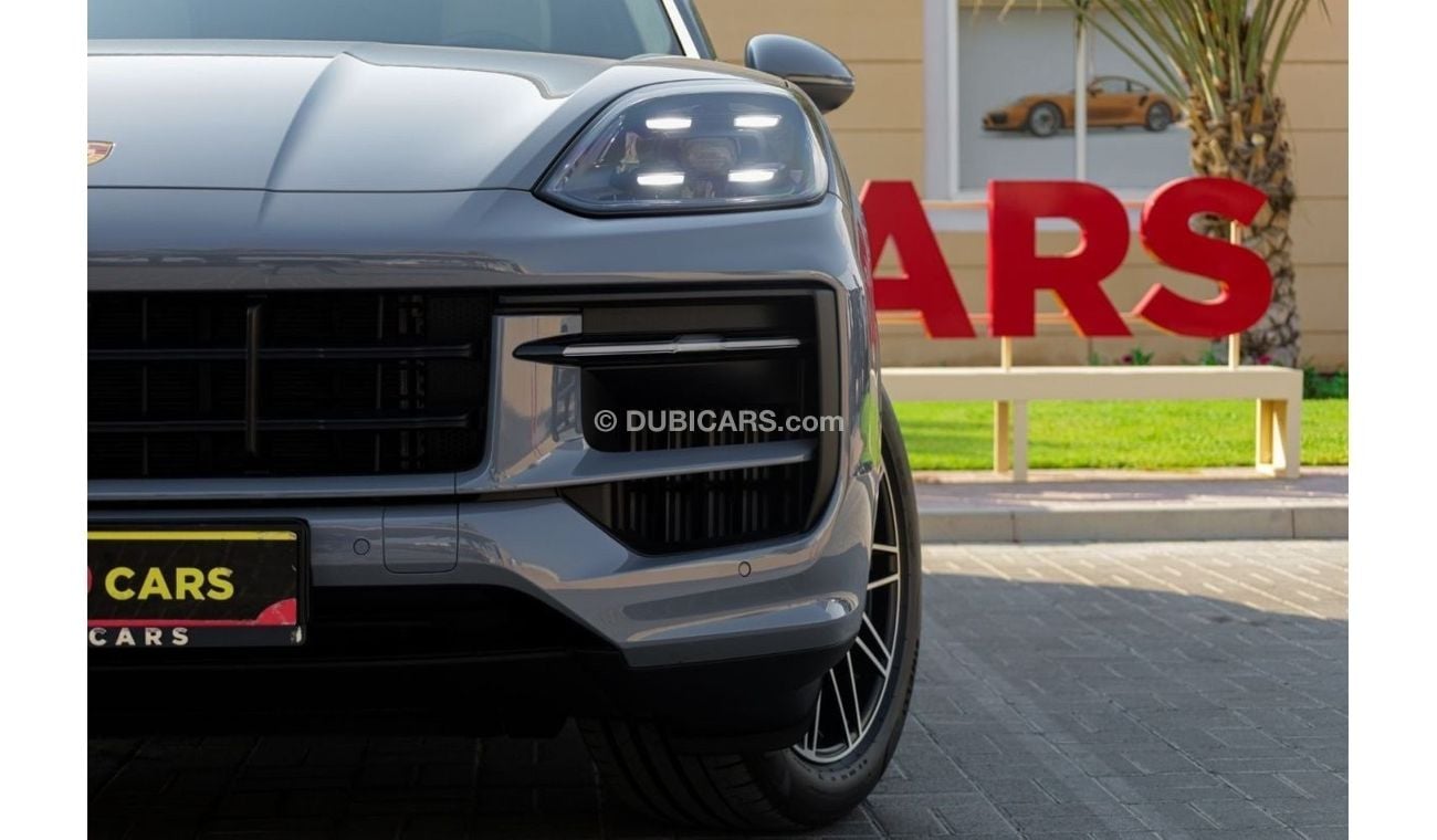 Porsche Cayenne Porsche Cayenne 2024 GCC under Agency Warranty with Flexible Down-Payment.