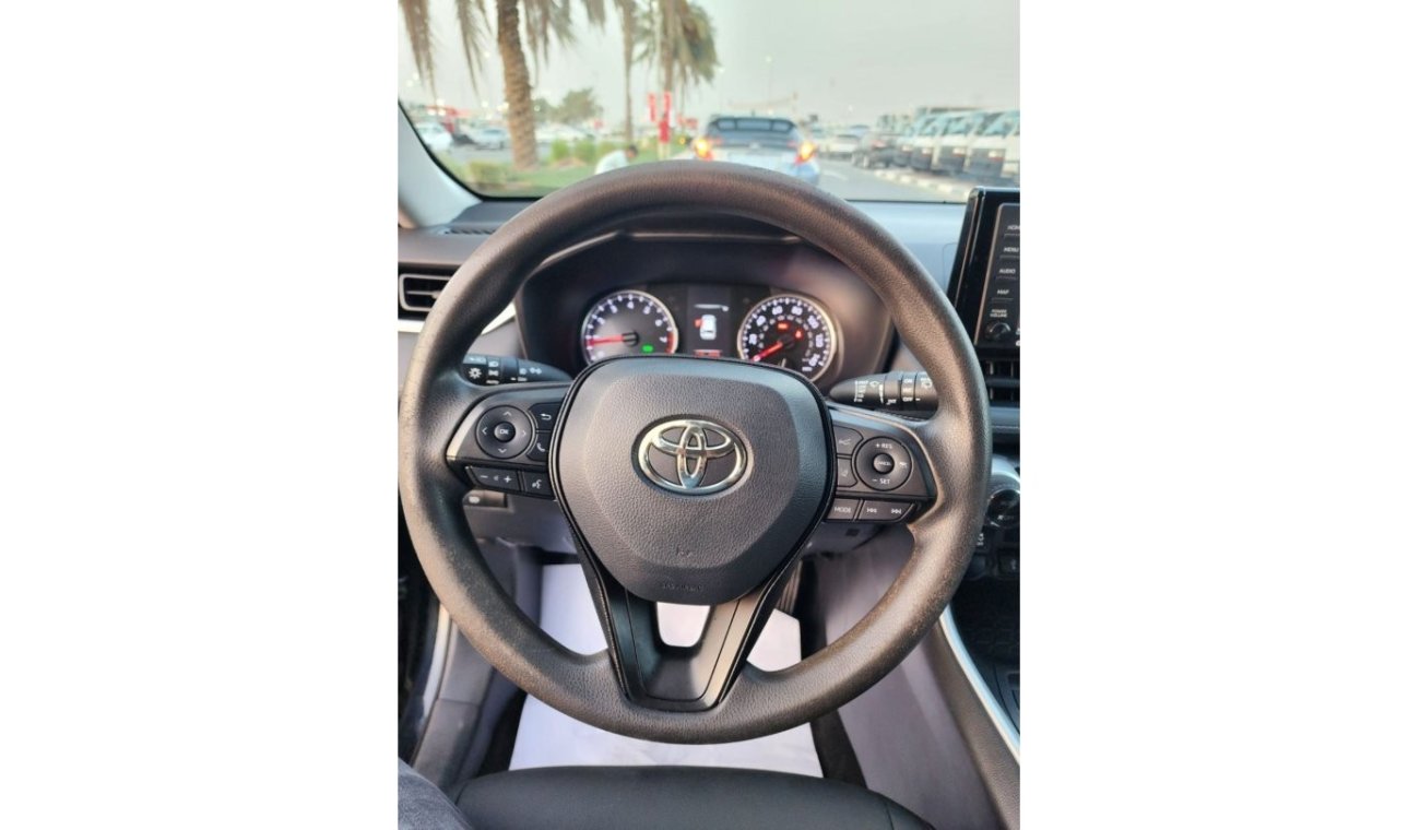 Toyota RAV4 TOYOTA RAV4 XLE 2021