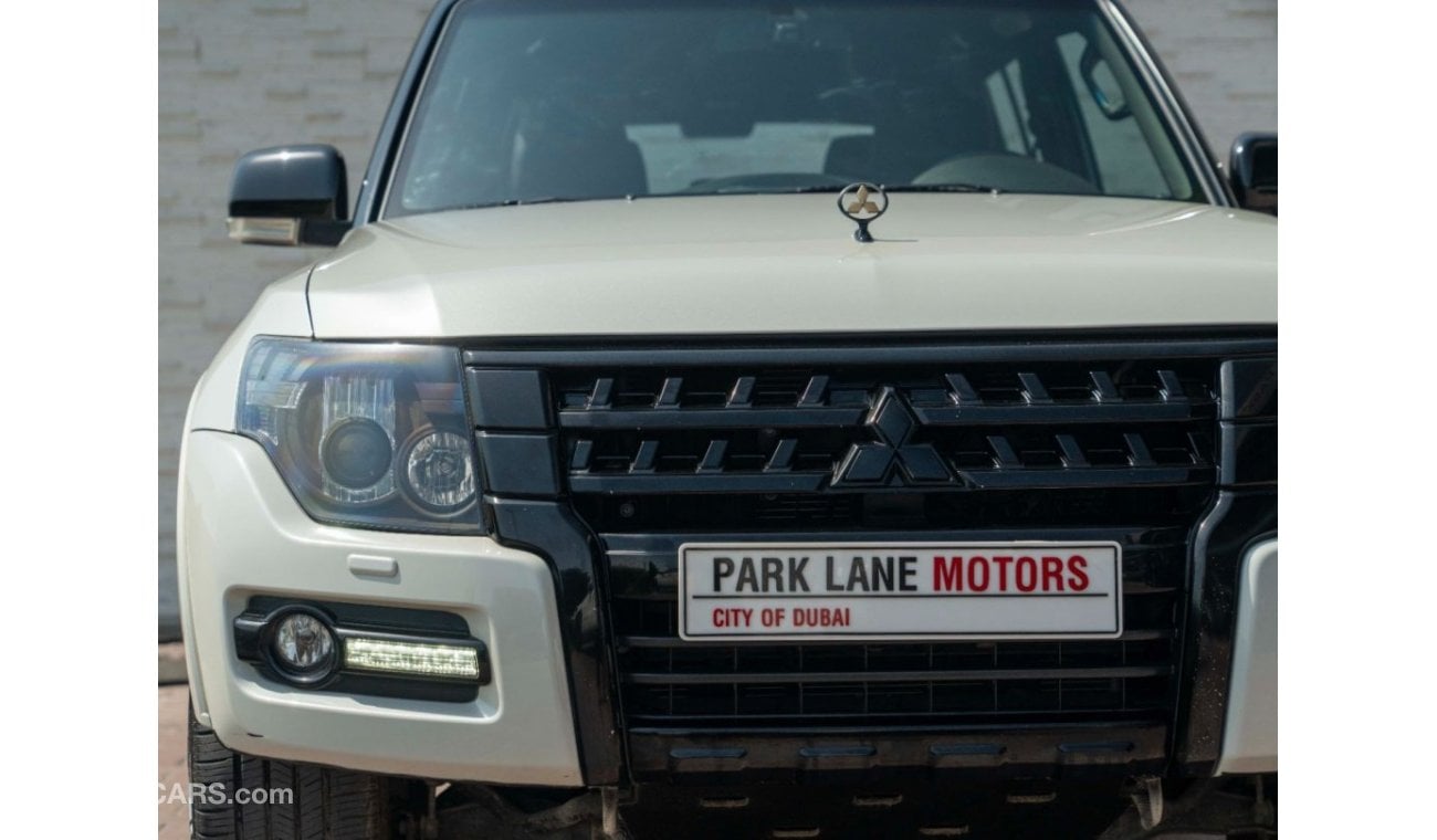 Mitsubishi Pajero AED 1,730 PM • PAJERO 3.8 SIGNATURE EDITION • ONLY 25,000 KM • GCC SPECS • PRISTINE CONDITION