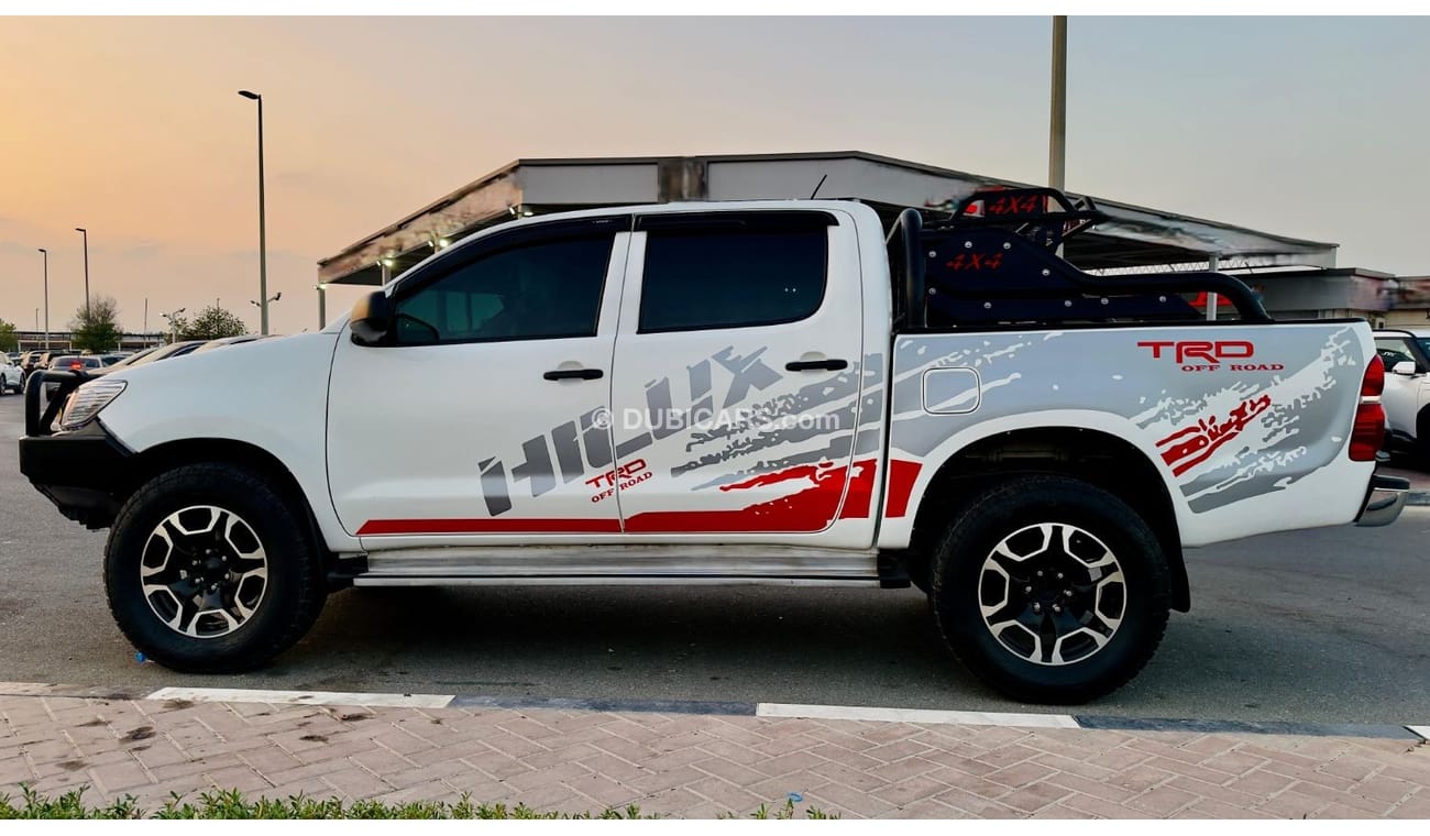 تويوتا هيلوكس PREMIUM BULL BAR INSTALLED | SPORTS BAR WITH BASKET | 3.0L DIESEL ENGINE | RHD | 2012 | MANUAL TRANS