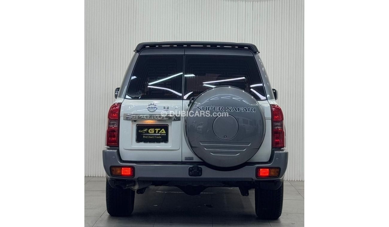 نيسان باترول سوبر سفاري 2023 Nissan Patrol Super Safari, May 2028 Nissan Warranty + Service Package. Low Kms, 7 Seater, GCC