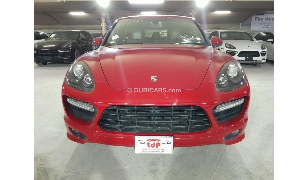 بورش كايان PORSCHE CAYENNE GTS 4.8L 2013, WITH GTS INTERIOR PACKAGE, SPORTS CHRONO PACKAGE AND MORE..