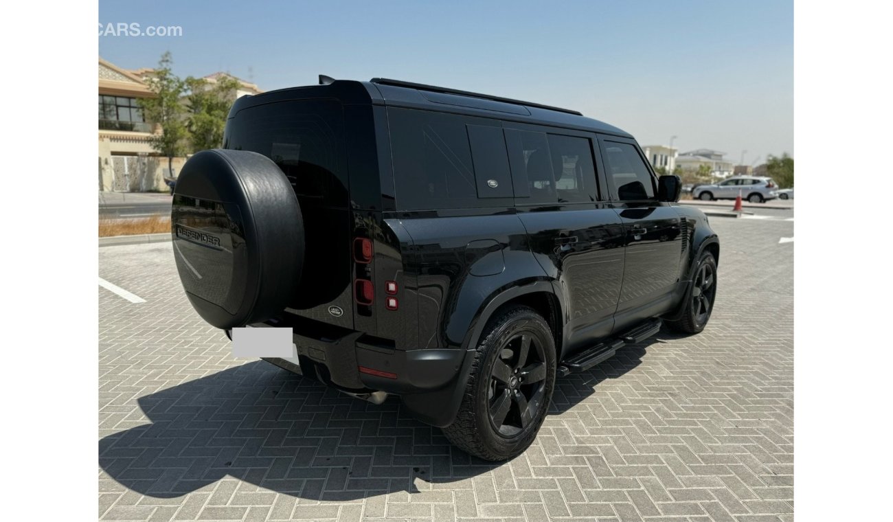 Land Rover Defender GCC - Full service history - Warranty - Original paint - No accidents - Full body ceramic