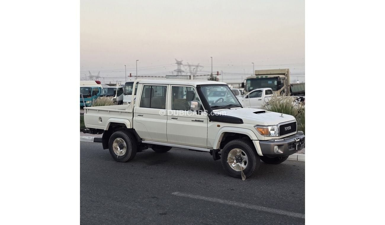 Toyota Land Cruiser Pick Up 2023 LC79 4.5L V8 Diesel MT Full option