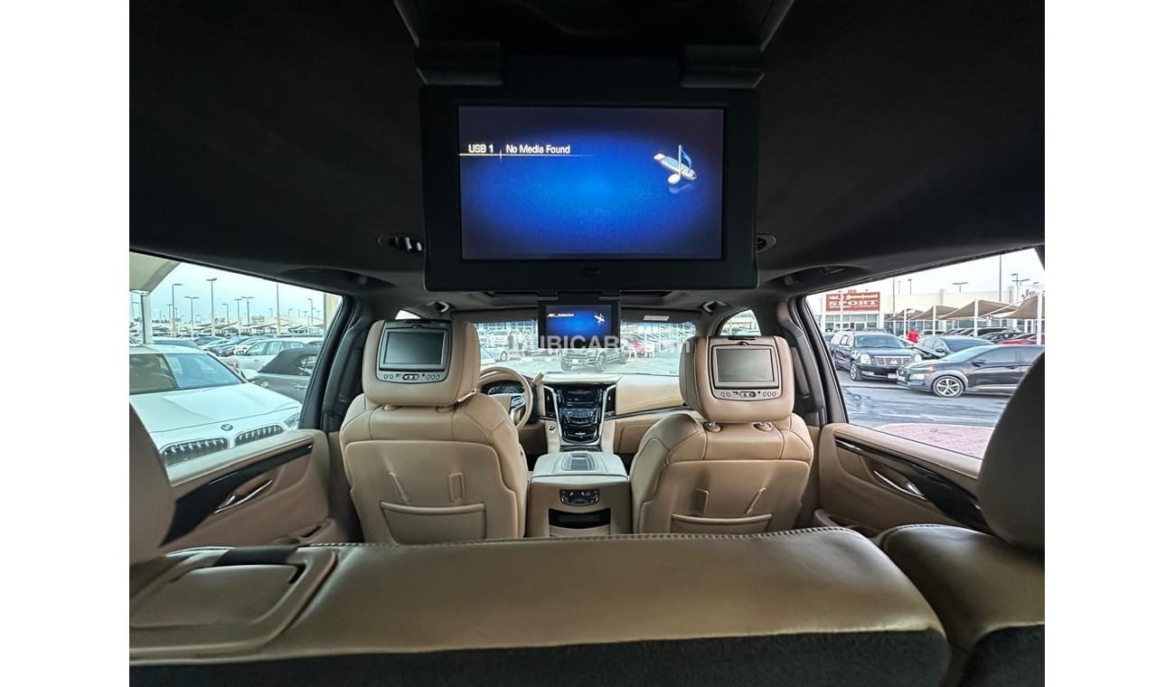 Cadillac Escalade Cadillac Escalade Platinum XLGcc2018_Excellent_Condition _Full option