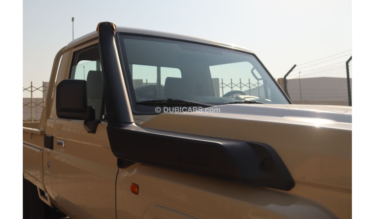 تويوتا لاند كروزر 2024 LAND CRUISER GRJ79 4.0 V6 S-CAB AUTOMATIC DIFF LOCK  **EXPORT ONLY**التصدير فقط خارج الخليج**