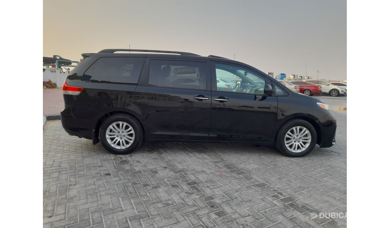 تويوتا سيينا Toyota Sienna 2014 xle