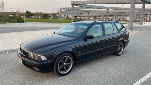 بي أم دبليو 523i i Station Wagon