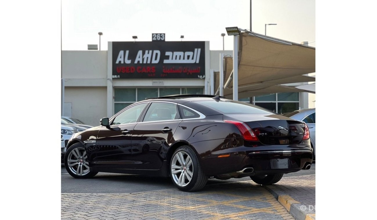 جاكوار XJ لاكجري