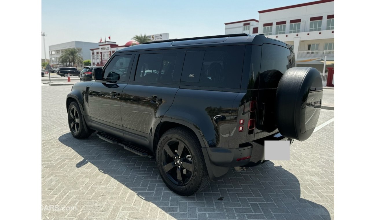 Land Rover Defender GCC - Full service history - Warranty - Original paint - No accidents - Full body ceramic