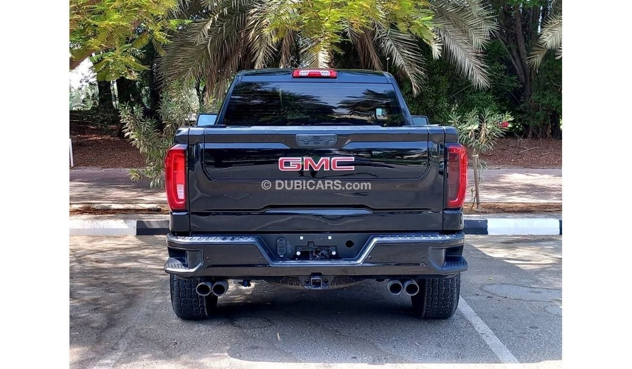 GMC Sierra AT4 خليجية