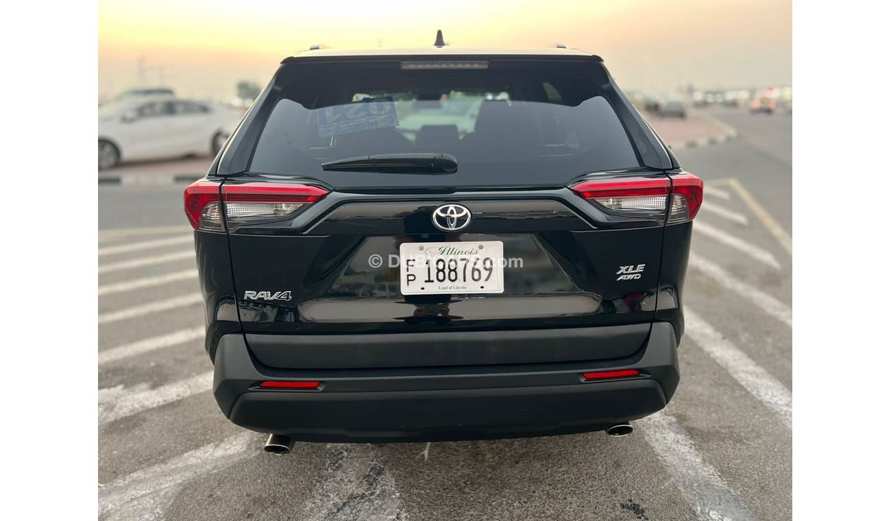 تويوتا راف ٤ 2022 TOYOTA RAV4 XLE - 4Wheel Drive 4X4 - PUSH START - ELECTRIC SEATS - VERY GOOD CONDITION