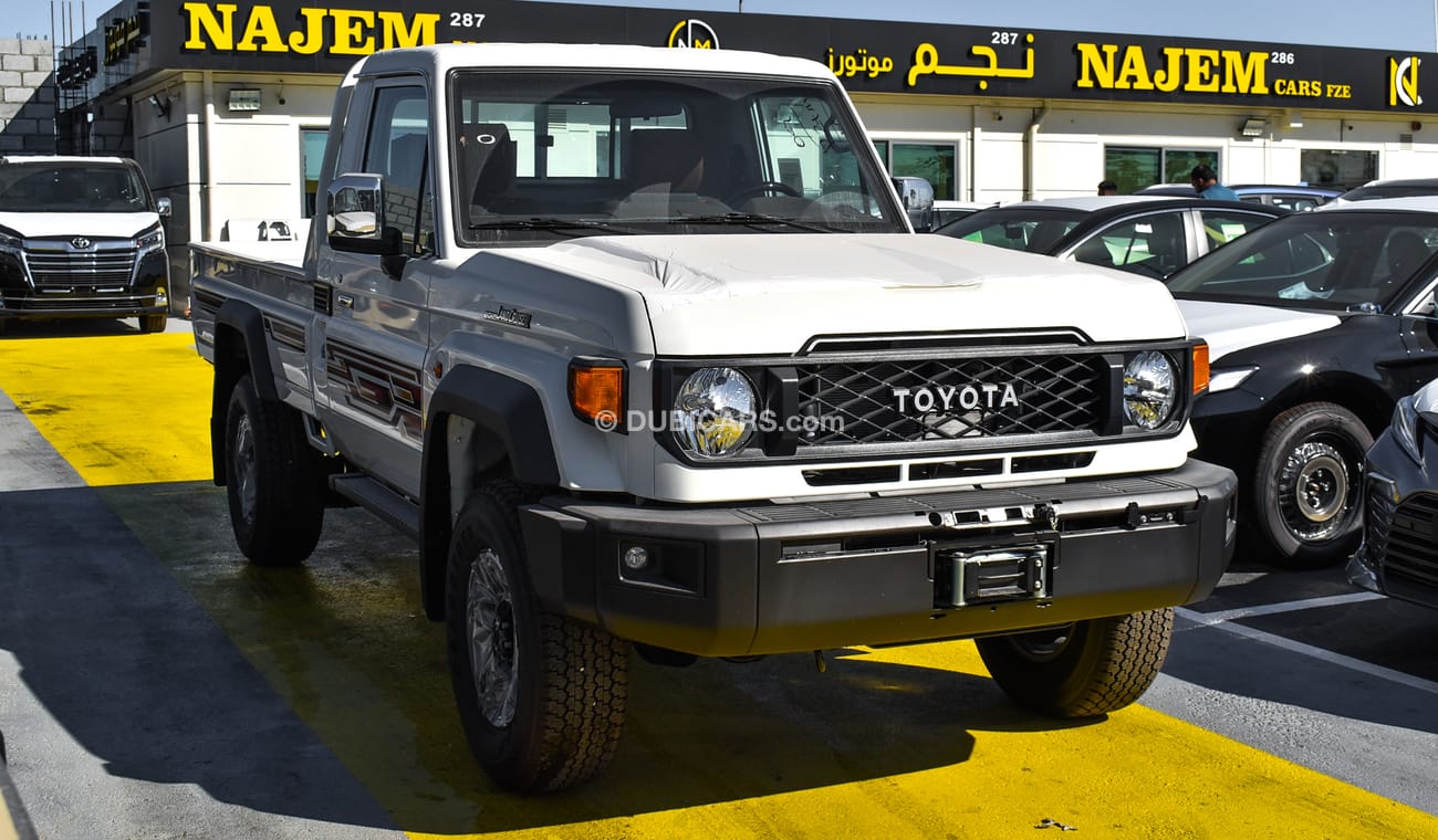 تويوتا لاند كروزر بيك آب LX 4.0L V6 Petrol Single Cabin M/T