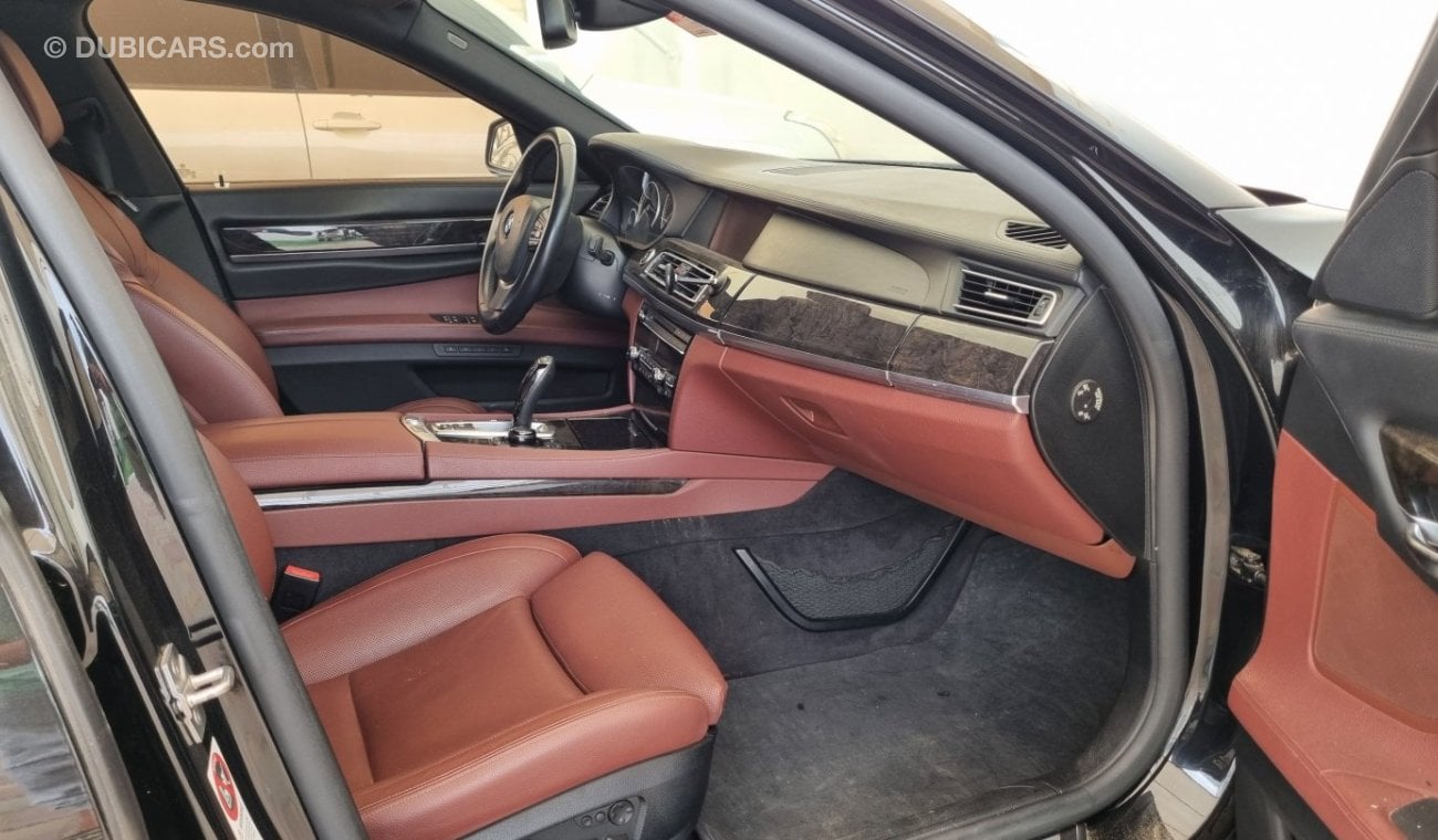 بي أم دبليو 750Li